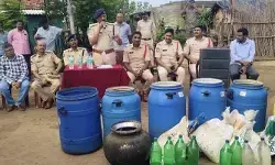 1000 లీటర్ల బెల్లం పానకం, 30 లీటర్ల గుడుంబా స్వాధీనం 1000 లీటర్ల బెల్లం పానకం, 30 లీటర్ల గుడుంబా స్వాధీనం