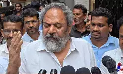 చూసి రాయడం హైడ్రోజన్, ఆటం బాంబు కంటే డేంజర్ : సినీ నటుడు ఆర్. నారాయణమూర్తి