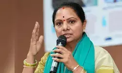 రాజీనామా వైఫల్యాన్ని అంగీకరించడమే తప్ప పరిష్కారం కాదు: కవిత రాజీనామా వైఫల్యాన్ని అంగీకరించడమే తప్ప పరిష్కారం కాదు: కవిత