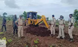 నాలుగు ఎకరాల అటవీ భూమి స్వాధీనం