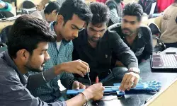 ప్రైవేటు ఇంజినీరింగ్ విద్యార్థులకు అలర్ట్.. ఫీజులు ఫిక్స్ చేసిన ప్రభుత్వం ప్రైవేటు ఇంజినీరింగ్ విద్యార్థులకు అలర్ట్.. ఫీజులు ఫిక్స్ చేసిన ప్రభుత్వం