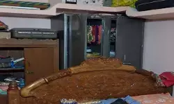 ఊరెళ్ళి వచ్చేసరికి ఇల్లు గుళ్ల చేసిన దొంగలు