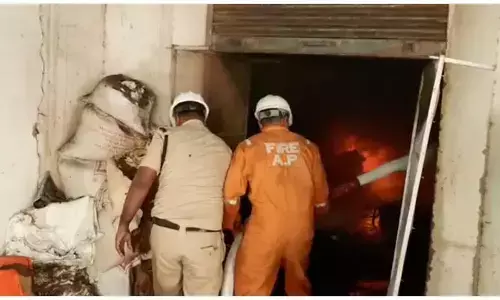 కర్నూలు అగరబత్తి ఫ్యాక్టరీలో భారీ అగ్నిప్రమాదం..