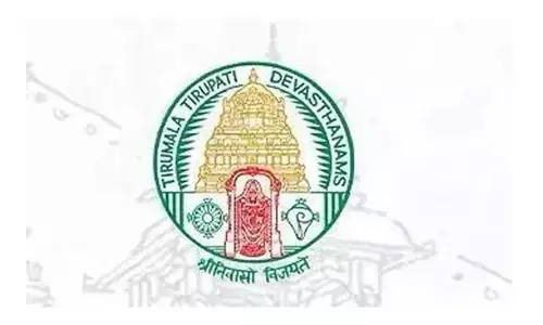 భక్తుల నుంచి అక్రమ వసూళ్లు.. టీటీడీ ఉద్యోగి సస్పెన్షన్