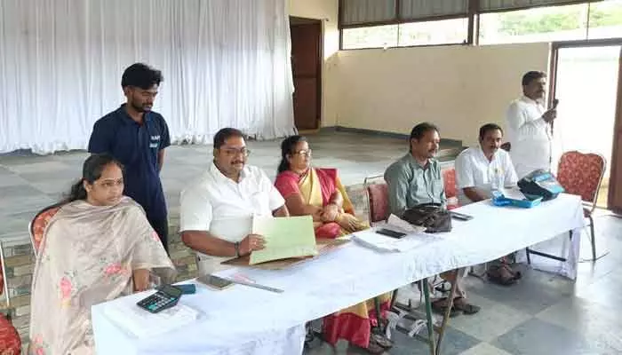 కోట మైసమ్మ జాతర దుకాణాల వేలం.. గత సంవత్సరం కంటే 1,87,000 అధికం కోట మైసమ్మ జాతర దుకాణాల వేలం.. గత సంవత్సరం కంటే 1,87,000 అధికం