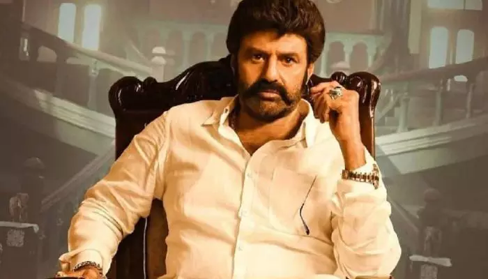 బాలయ్యకు గాయం.. ఆ రెండు సినిమాల విడుదలపై ప్రభావం పడిందా? బాలయ్యకు గాయం.. ఆ రెండు సినిమాల విడుదలపై ప్రభావం పడిందా?