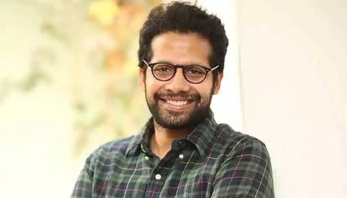 ‘విశ్వనాథ్ అండ్ సన్స్’ సినిమాలో బిగ్గెస్ట్ సర్ప్రైజ్.. వెంకీ అట్లూరి కామెంట్స్తో పెరిగిన అంచనాలు ‘విశ్వనాథ్ అండ్ సన్స్’ సినిమాలో బిగ్గెస్ట్ సర్ప్రైజ్.. వెంకీ అట్లూరి కామెంట్స్తో పెరిగిన అంచనాలు