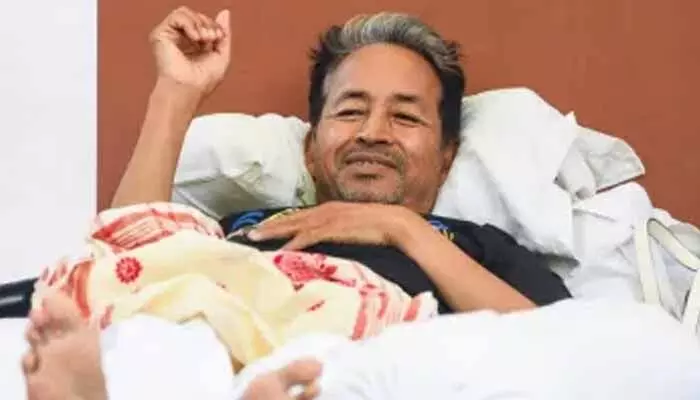 ధర్మేంద్ర రాజీనామాపై స్పందించిన సోనమ్ వాంగ్ చుక్.. వ్యవస్థాగత మార్పులకు పునాది ధర్మేంద్ర రాజీనామాపై స్పందించిన సోనమ్ వాంగ్ చుక్.. వ్యవస్థాగత మార్పులకు పునాది