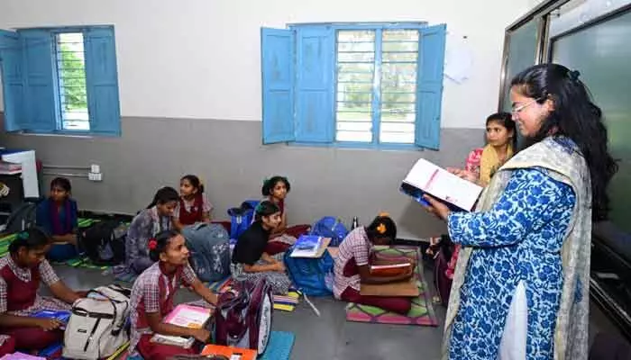 కస్తూర్బా విద్యాలయంలో కలెక్టర్ ఆకస్మిక తనిఖీ.. కస్తూర్బా విద్యాలయంలో కలెక్టర్ ఆకస్మిక తనిఖీ..