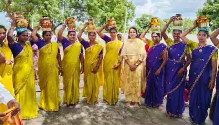 హుజూరాబాద్లో ఘనంగా బీరన్న బోనాల పండుగ హుజూరాబాద్లో ఘనంగా బీరన్న బోనాల పండుగ