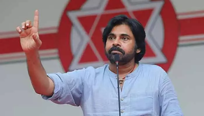 ఎవరినీ ఉపేక్షించం: డిప్యూ సీఎం పవన్ కల్యాణ్ ఎవరినీ ఉపేక్షించం: డిప్యూ సీఎం పవన్ కల్యాణ్