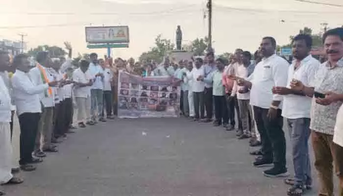 నీట్ విద్యార్థి అమరులకు హుజూరాబాద్లో నివాళులు నీట్ విద్యార్థి అమరులకు హుజూరాబాద్లో నివాళులు