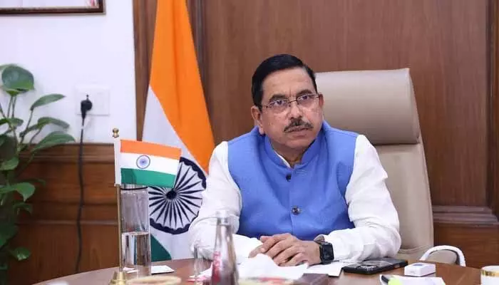 కేంద్ర విద్యాశాఖ మంత్రిగా ప్రహ్లాద్ జోషి కేంద్ర విద్యాశాఖ మంత్రిగా ప్రహ్లాద్ జోషి