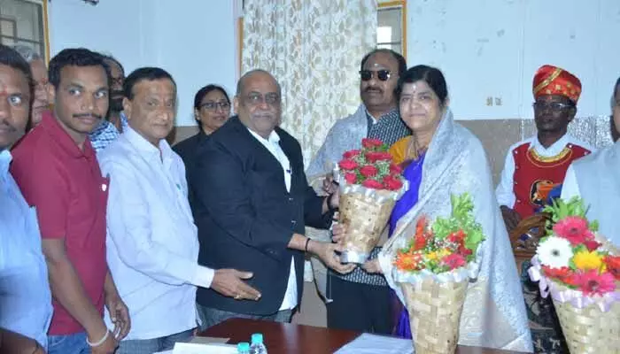 నిజామాబాద్ జిల్లాలో పర్యటించిన హైకోర్టు న్యాయమూర్తులు నిజామాబాద్ జిల్లాలో పర్యటించిన హైకోర్టు న్యాయమూర్తులు