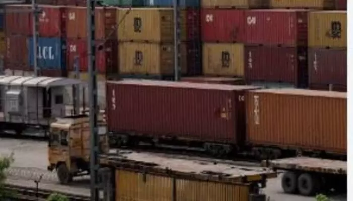 US Tariff: అమెరికా 10 శాతం సుంకం ప్రభావం పరిమితమే US Tariff: అమెరికా 10 శాతం సుంకం ప్రభావం పరిమితమే