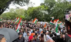 శివాజీ పార్క్లో పోటెత్తిన యువసముద్రం.. విద్యాశాఖ మంత్రి రాజీనామాపై ఘనంగా విజయోత్సవం శివాజీ పార్క్లో పోటెత్తిన యువసముద్రం.. విద్యాశాఖ మంత్రి రాజీనామాపై ఘనంగా విజయోత్సవం