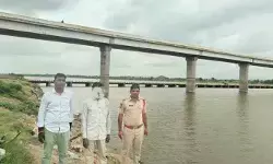 ఆత్మహత్యకు యత్నించిన వ్యక్తిని కాపాడిన ధర్మపురి పోలీసులు.