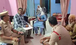 కరీంనగర్ సంచలన చోరీ కేసును చేదించిన పోలీసులు.. కుటుంబ సభ్యులే నిందితులు కరీంనగర్ సంచలన చోరీ కేసును చేదించిన పోలీసులు.. కుటుంబ సభ్యులే నిందితులు