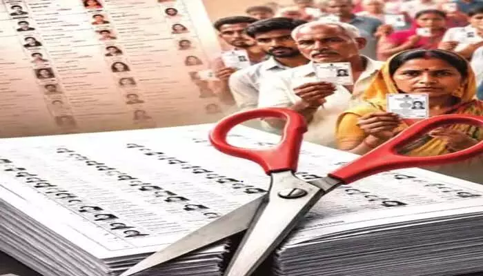 రంగారెడ్డి జిల్లాలో 2 లక్షలకు పైగా ఓట్ల ఏరివేత! రంగారెడ్డి జిల్లాలో 2 లక్షలకు పైగా ఓట్ల ఏరివేత!