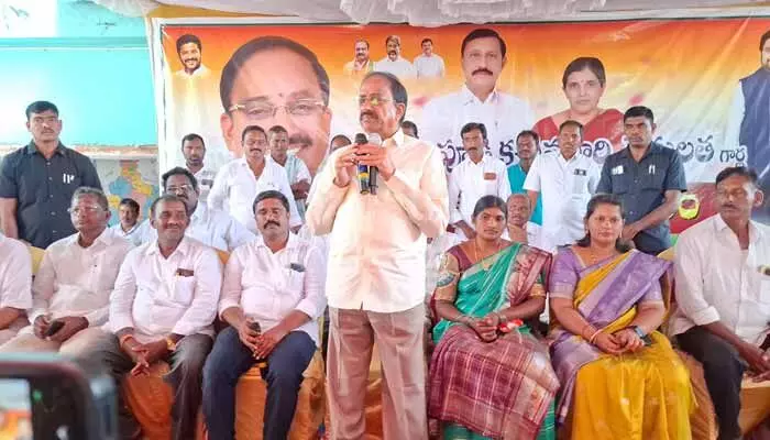 భద్రాద్రి రాముని దయతోనే సీతారామ ప్రాజెక్టు కల సాకారమైంది: మంత్రి తుమ్మల భద్రాద్రి రాముని దయతోనే సీతారామ ప్రాజెక్టు కల సాకారమైంది: మంత్రి తుమ్మల
