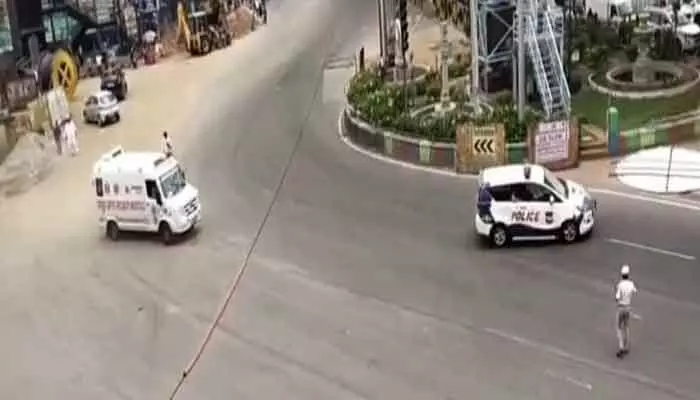 గుండెపోటుకు గురైన మాజీ ఎమ్మెల్యే పెద్ది సుదర్శన్ రెడ్డికి గ్రీన్ కారిడార్ గుండెపోటుకు గురైన మాజీ ఎమ్మెల్యే పెద్ది సుదర్శన్ రెడ్డికి గ్రీన్ కారిడార్