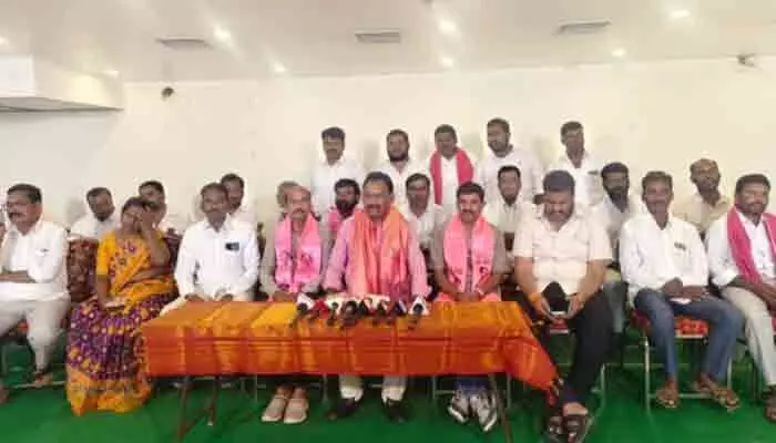 ఎమ్మెల్యే తీరుతో మునుగోడు ఎడారిగా మారే ప్రమాదం ఎమ్మెల్యే తీరుతో మునుగోడు ఎడారిగా మారే ప్రమాదం