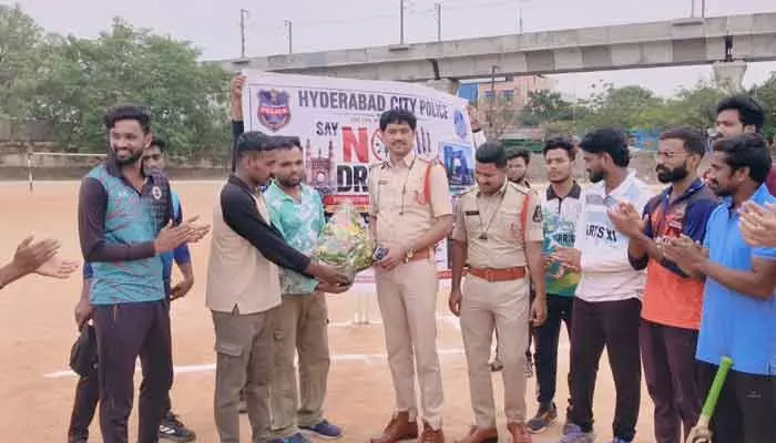 డ్రగ్స్ రహిత సమాజం కోసం ఓయూ పోలీసుల వినూత్న ప్రయత్నం డ్రగ్స్ రహిత సమాజం కోసం ఓయూ పోలీసుల వినూత్న ప్రయత్నం