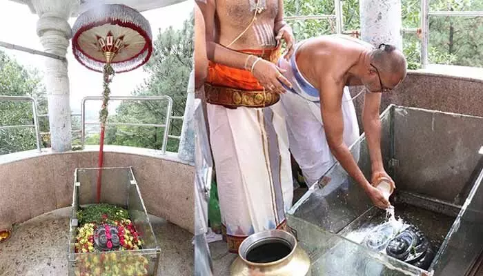 శ్రీవారి పాదాల చెంత వేడుకగా ఛత్రస్థాపనోత్సవం శ్రీవారి పాదాల చెంత వేడుకగా ఛత్రస్థాపనోత్సవం