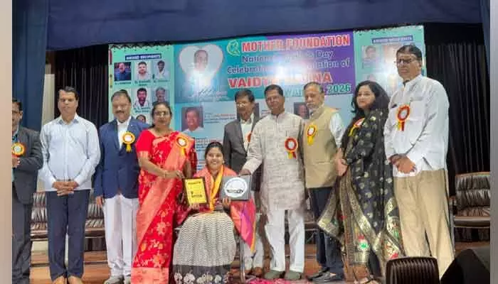 బీసీ వెల్ఫేర్ హాస్టల్ ప్రిన్సిపాల్ ను సస్పెండ్ చేయాలి బీసీ వెల్ఫేర్ హాస్టల్ ప్రిన్సిపాల్ ను సస్పెండ్ చేయాలి