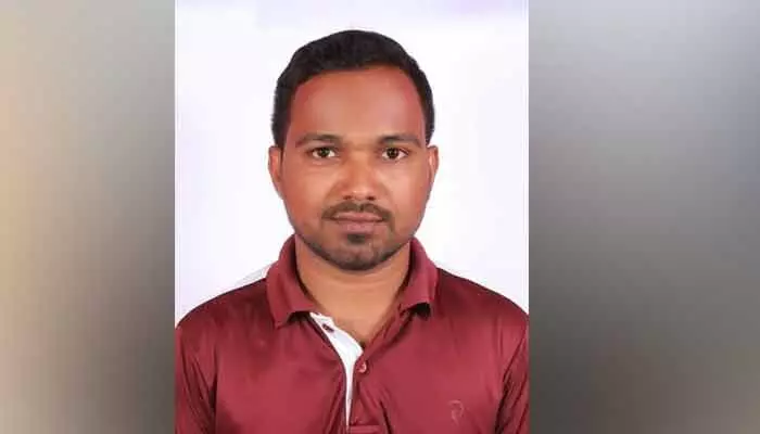 పట్టుదలతో చదివాడు.. ఐదు ఉద్యోగాలు సాధించాడు ! పట్టుదలతో చదివాడు.. ఐదు ఉద్యోగాలు సాధించాడు !