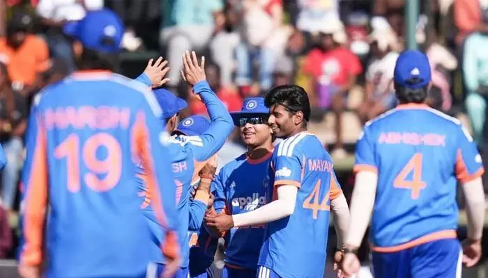 India vs Zimbabwe : మూడోది మనదే.. టీ20 సిరీస్ను క్లీన్స్వీప్ చేసిన టీమిండియా India vs Zimbabwe : మూడోది మనదే.. టీ20 సిరీస్ను క్లీన్స్వీప్ చేసిన టీమిండియా