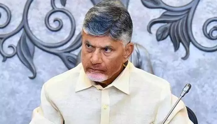బోండా వ్యవహారంపై సీఎం సీరియస్.. వివరణ ఇవ్వాలని ఆదేశం బోండా వ్యవహారంపై సీఎం సీరియస్.. వివరణ ఇవ్వాలని ఆదేశం