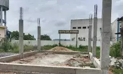 క్రీడా ప్రాంగణానికి పాతరేసి.. భవనానికి పునాదులేశారు!