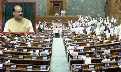 పేపర్ లీక్ చట్ట సవరణ బిల్లును ప్రవేశపెట్టిన మంత్రి.. సభ వాయిదా పేపర్ లీక్ చట్ట సవరణ బిల్లును ప్రవేశపెట్టిన మంత్రి.. సభ వాయిదా