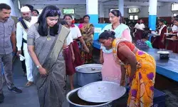 ప్రజావాణి ఫిర్యాదుపై అరగంటలోనే కలెక్టర్ స్పందన ప్రజావాణి ఫిర్యాదుపై అరగంటలోనే కలెక్టర్ స్పందన