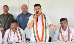 కేంద్ర ప్రభుత్వం ప్రజాస్వామ్యాన్ని బలహీనపరిచే కుట్రలను ప్రజలే తిప్పికొట్టాలి : ఎమ్మెల్యే