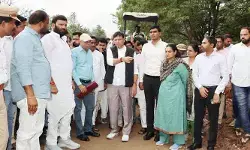 రూ.270 కోట్ల రోడ్డు విస్తరణ పనులపై అధికారులతో మంత్రి శ్రీధర్ బాబు సమీక్ష రూ.270 కోట్ల రోడ్డు విస్తరణ పనులపై అధికారులతో మంత్రి శ్రీధర్ బాబు సమీక్ష