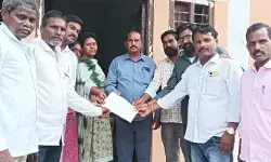మూడు నెలల జీతాలు ఇప్పించండి.. ఎంపీడీఓకు వినతి పత్రం అందజేసిన ఫీల్డ్‌ అసిస్టెంట్లు