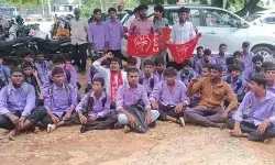 వార్డెన్ భోజనం పెట్టడం లేదని వసతిగృహం విద్యార్థుల ఆందోళన
