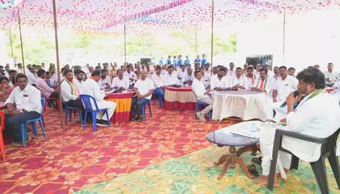 ఓటు హక్కు పోతే పౌరసత్వమే ప్రశ్నార్థకం: డిప్యూటీ సీఎం భట్టి ఓటు హక్కు పోతే పౌరసత్వమే ప్రశ్నార్థకం: డిప్యూటీ సీఎం భట్టి