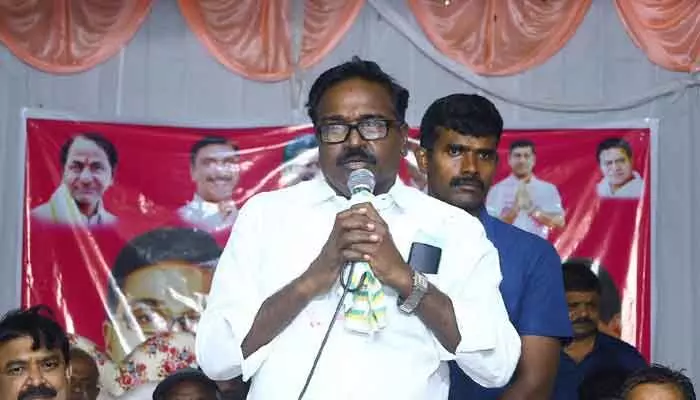 ఖమ్మంలో తుమ్మల మాఫియా: మాజీ మంత్రి పువ్వాడ అజయ్ కుమార్ ఖమ్మంలో తుమ్మల మాఫియా: మాజీ మంత్రి పువ్వాడ అజయ్ కుమార్