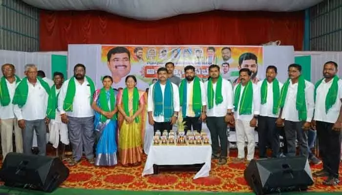రైతుల సంక్షేమానికి నూతన పాలకవర్గం నిబద్ధతతో పని చేయాలి రైతుల సంక్షేమానికి నూతన పాలకవర్గం నిబద్ధతతో పని చేయాలి