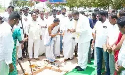 రూ. 50 లక్షల వ్యయంతో అభివృద్ధి పనులకు మంత్రి వాకిటి శ్రీహరి భూమి పూజ