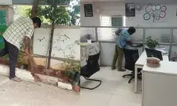 బహిరంగ ప్రదేశాల్లో మద్యం సేవించిన వ్యక్తులకు పోలీస్ స్టేషన్  పరిసరాలను శుభ్రం చేయాలని కోర్టు ఆదేశం