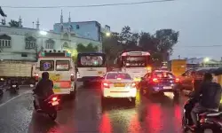 వర్ష బీభత్సం.. చాదర్‌ఘాట్–మాలక్‌పేట్ అండర్‌పాస్ వద్ద భారీ ట్రాఫిక్ జామ్
