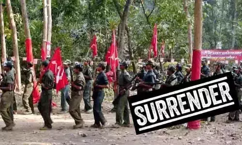 16 మంది మావోయిస్టుల లొంగుబాటు