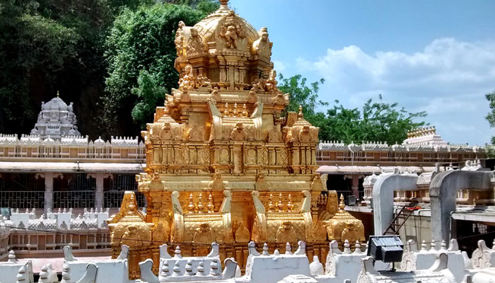 ఇంద్రకీలాద్రిపై కరోనా కలకలం.. 43 మందికి కరోనా