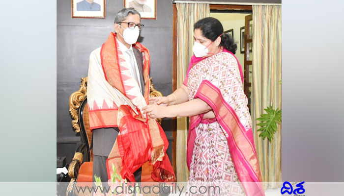 minister-satyawathi honered