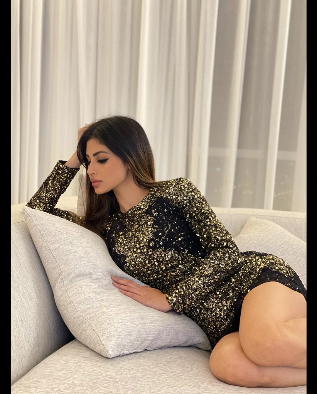 Bollywood Beauty Mouni Roy Looks Stunning In Shiny Dress