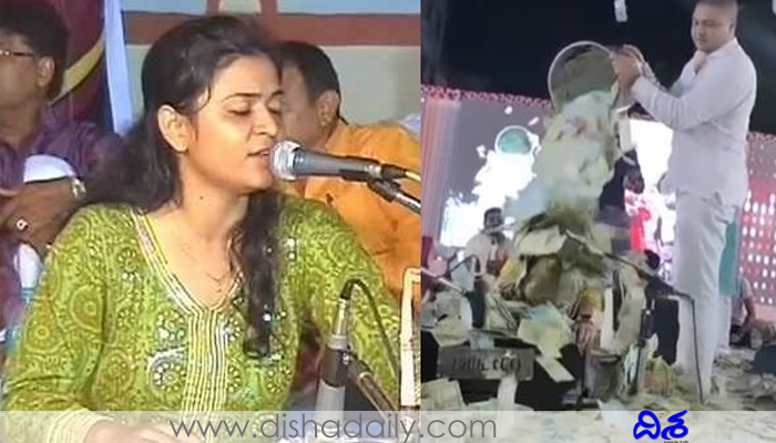 Folk Singer Urvasi Radadiya